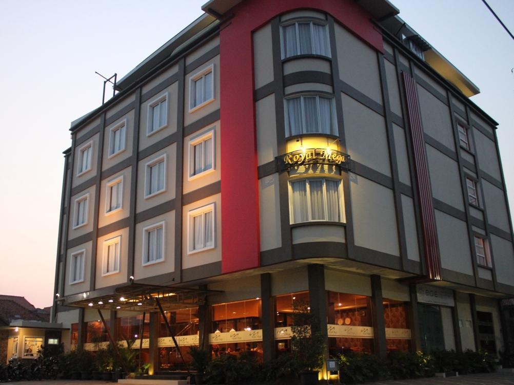 西里邦迪安大酒店 井里汶 外观 照片