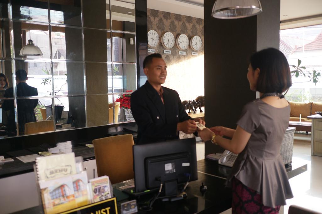 西里邦迪安大酒店 井里汶 外观 照片