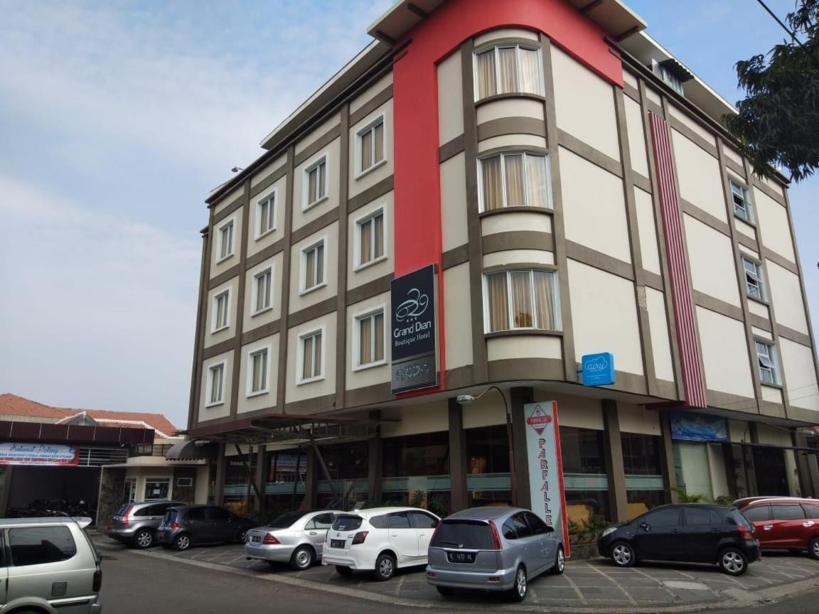 西里邦迪安大酒店 井里汶 外观 照片